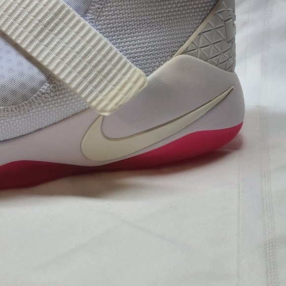 Nike Lebron Soldier XI 11 EP 897644-102  Kay Yow Breast Cancer THINK PINK SZ 17 - Picture 2 of 11